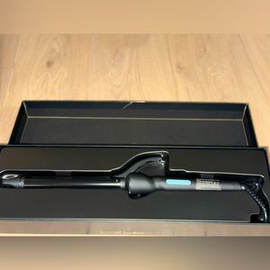 BRAND NEW! 1” Long barrel Curling Iron